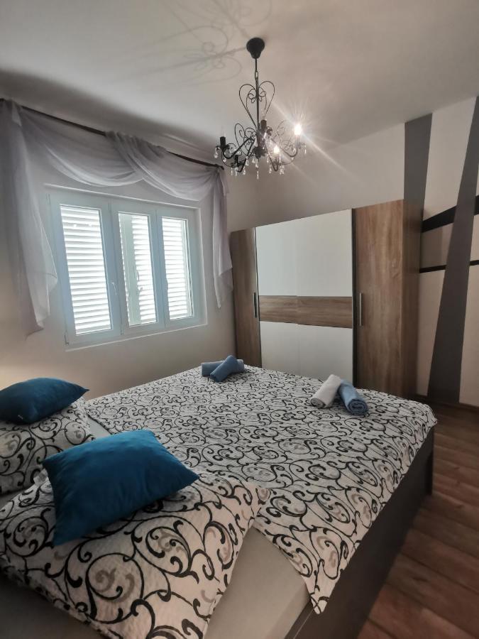 Apartments Rezek Супетарска-Драга Экстерьер фото